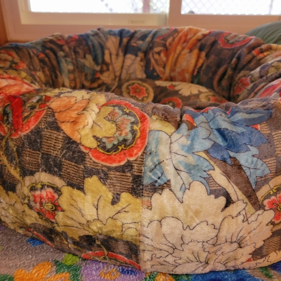 Last 1 Johnny Was Taylor Mandala Reversible Dog Bed, Orange, S, NWT, 24" D, Boho - Picture 10 of 16